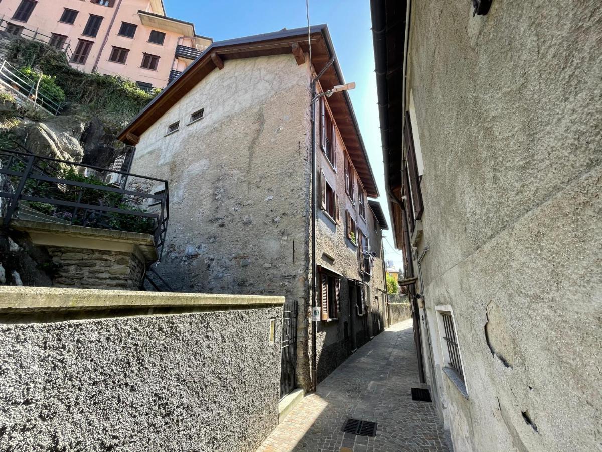 La Casa Sul Sasso In Town Serviced Accommodations Dervio Exteriér fotografie